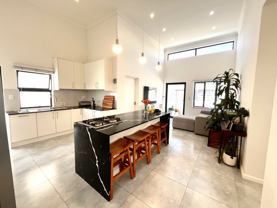 3 Bedroom Property for Sale in Sandown Western Cape